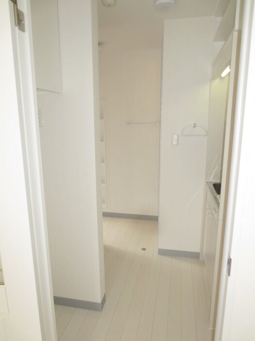 物件内観写真13　(廊下)