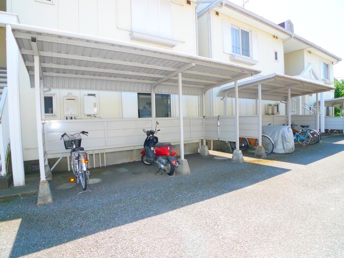 物件外観写真3　(駐輪場)