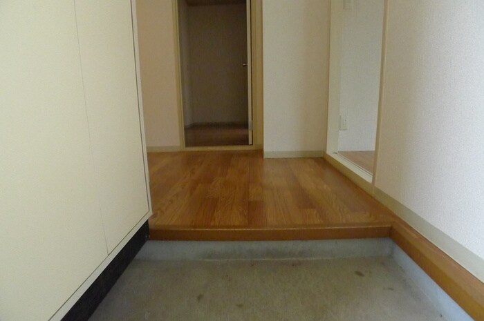 物件内観写真14　(玄関)