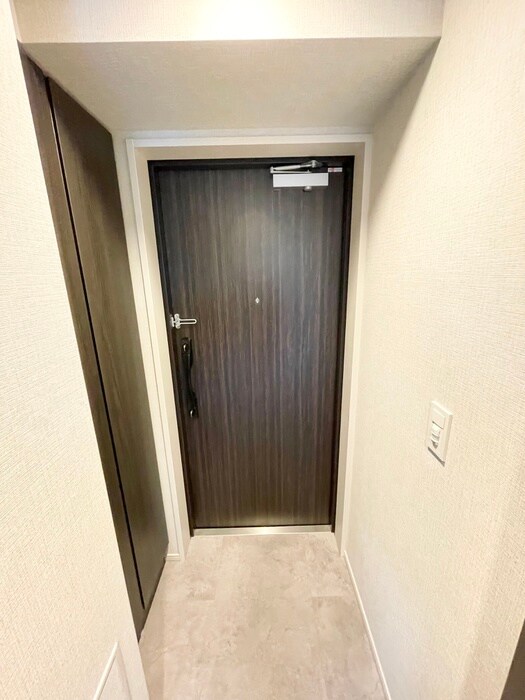 物件内観写真16　(玄関)