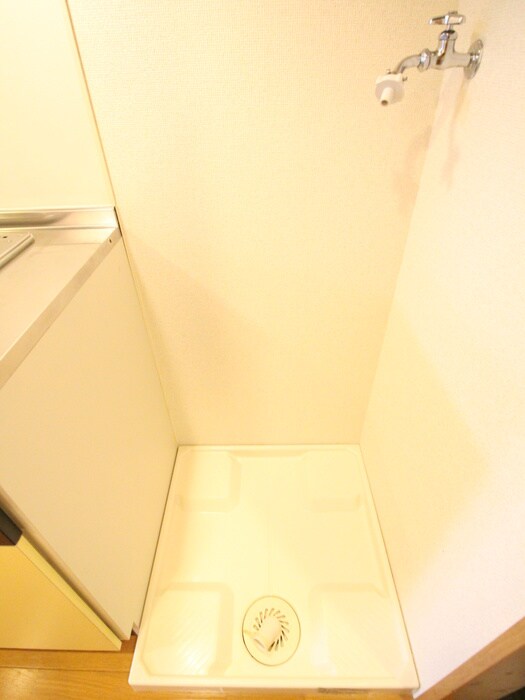 物件内観写真12　(洗濯機置場)