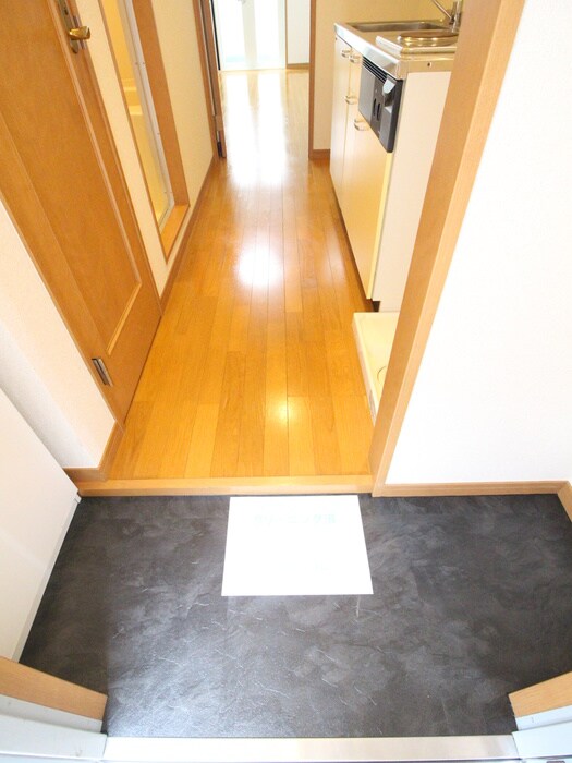 物件内観写真14　(玄関)