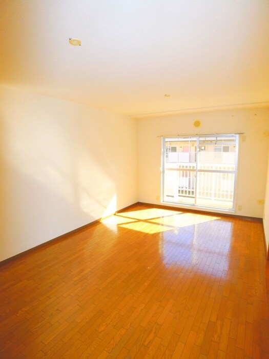 物件内観写真11　(室内からの展望)