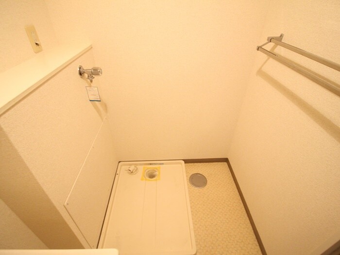 物件内観写真18　(洗濯機置場)