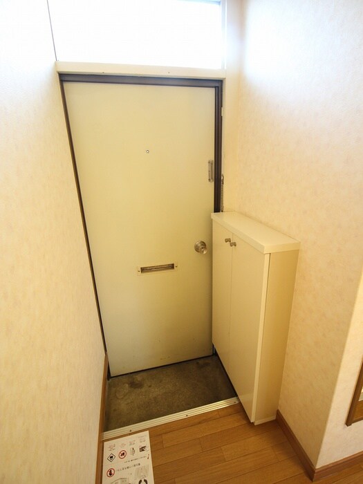 物件内観写真14　(玄関)