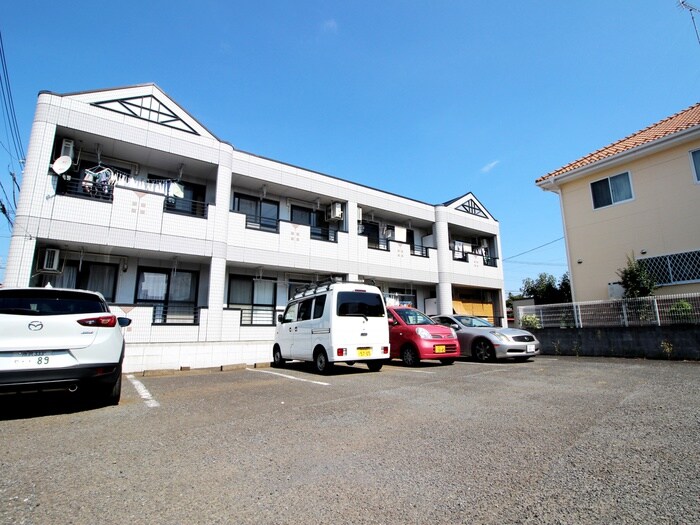 物件外観写真4　(駐車場)