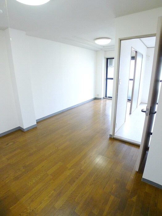 物件内観写真14　(室内からの展望)