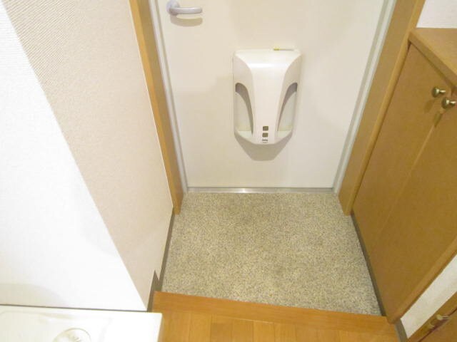 物件内観写真15　(玄関)