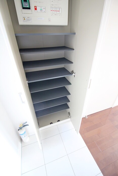 物件内観写真18　(靴箱)