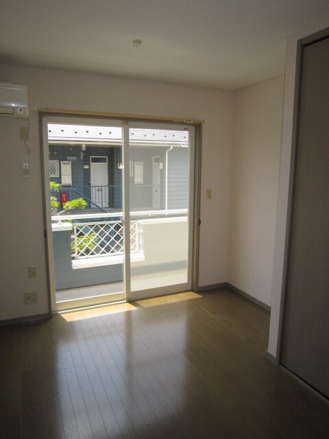 物件内観写真4　(居室)