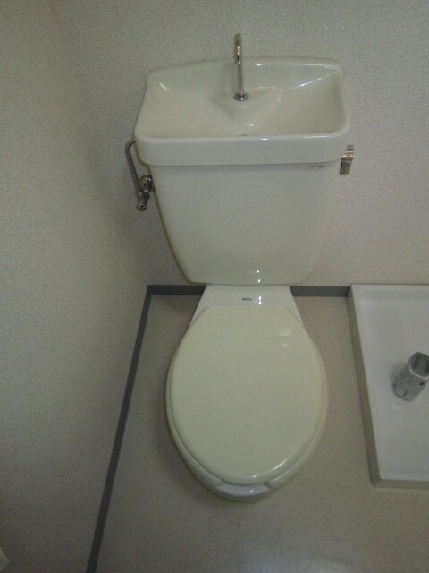 物件内観写真12　(トイレ)