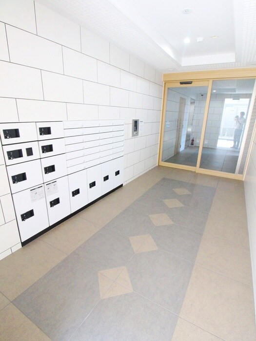 物件外観写真5　(エントランス部分)