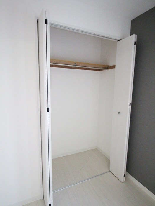 物件内観写真13　(収納)