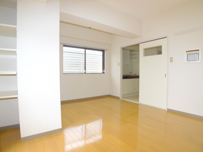 物件内観写真4　(居室)