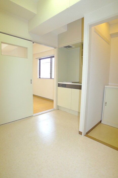 物件内観写真8　(玄関)