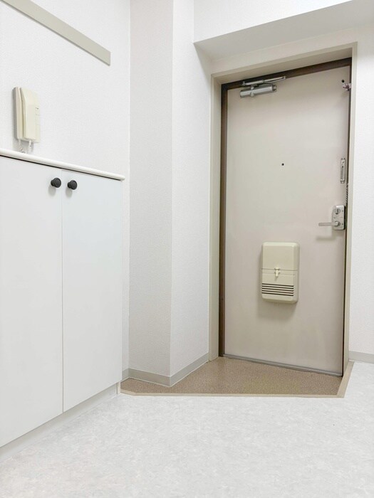 物件内観写真15　(玄関)