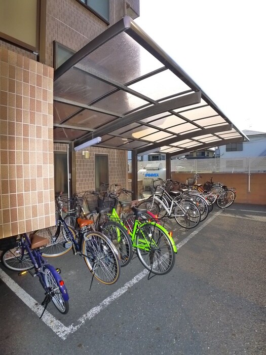 物件外観写真5　(駐輪場)