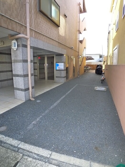 物件外観写真6　(駐車場)