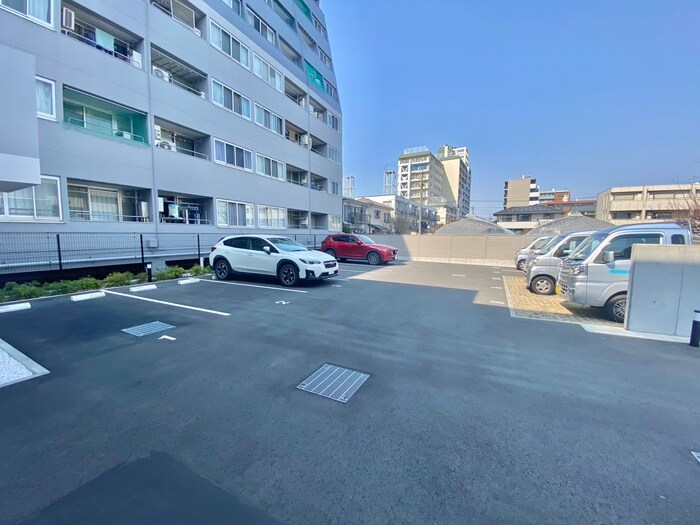 物件外観写真6　(駐車場)