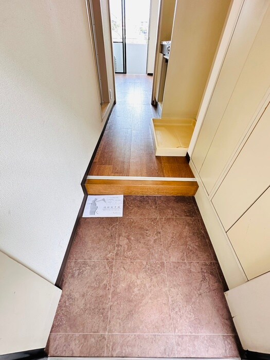 物件内観写真14　(玄関)