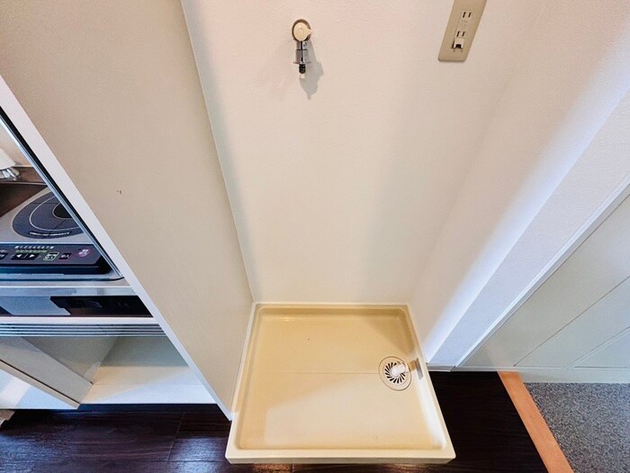 物件内観写真16　(洗濯機置場)