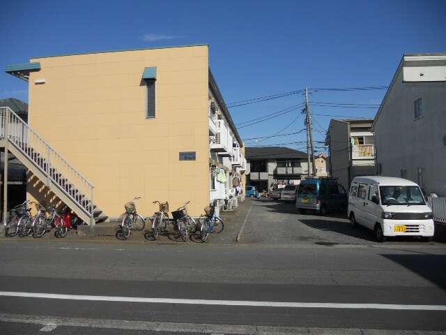 物件外観写真2　(駐車場)