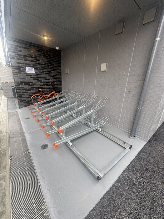 物件外観写真2　(駐輪場)