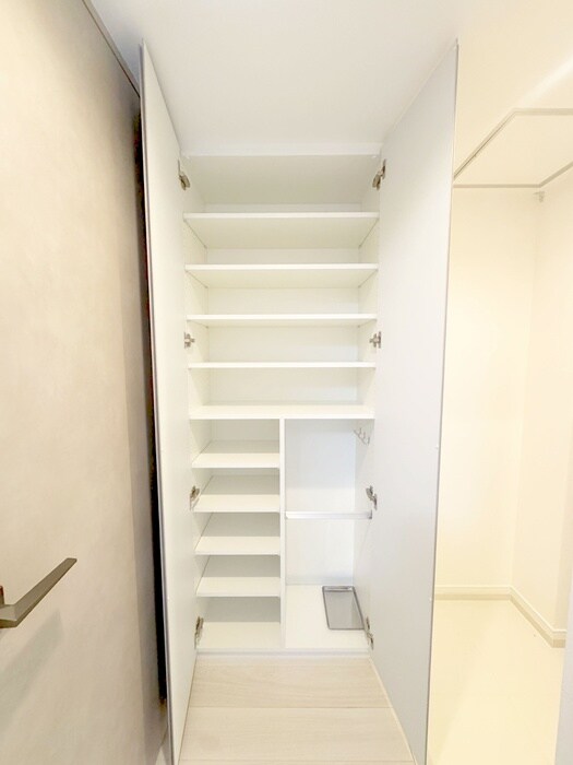 物件内観写真18　(靴箱)