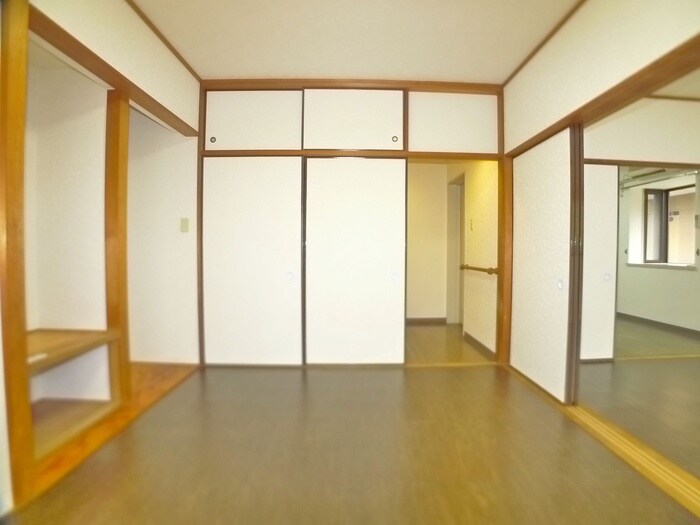 物件内観写真8　(居室)