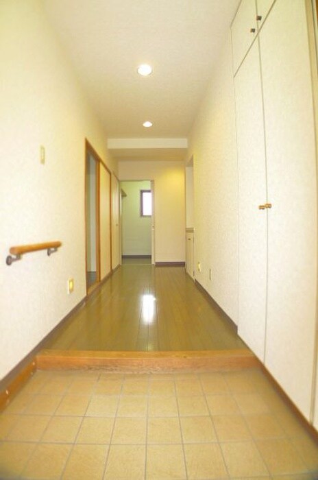 物件内観写真17　(玄関)