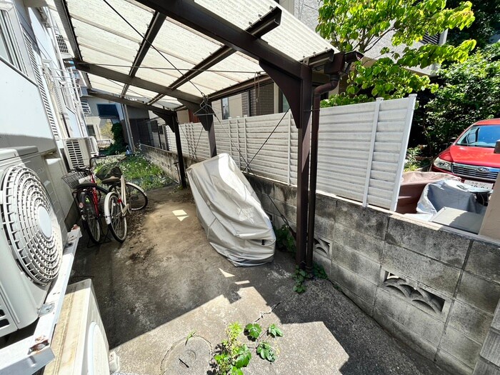 物件外観写真4　(駐輪場)
