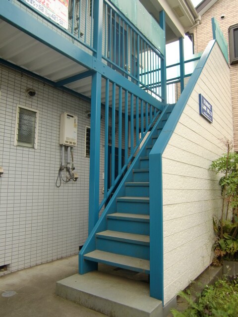 物件外観写真3　(エントランス部分)