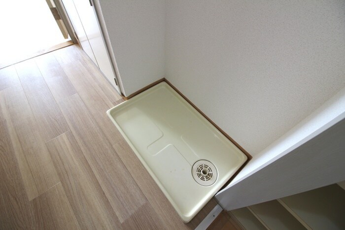 物件内観写真13　(洗濯機置場)