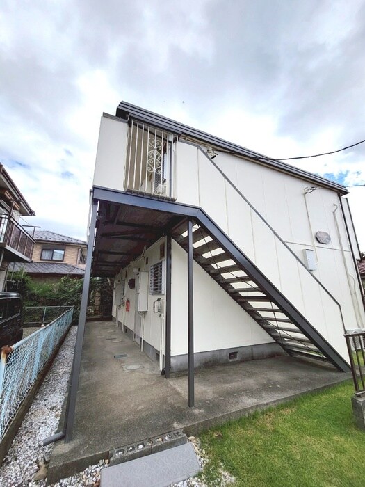 物件外観写真4　(エントランス部分)