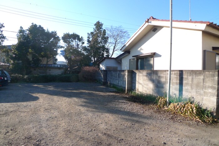 物件外観写真6　(駐車場)