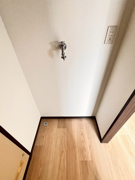 物件内観写真15　(洗濯機置場)