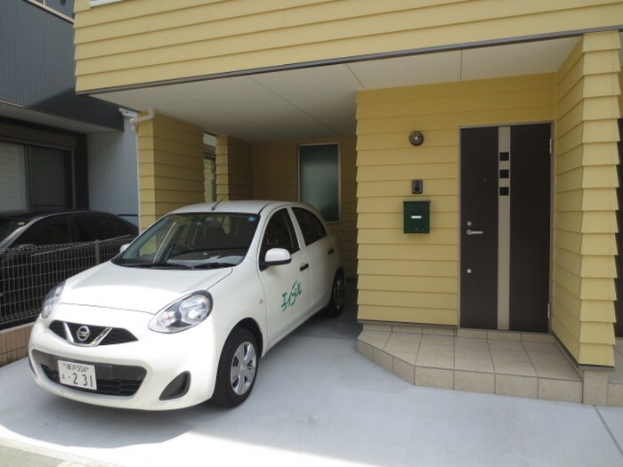 物件外観写真3　(駐車場)