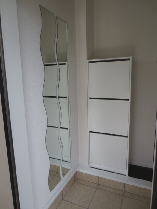 物件内観写真13　(玄関)