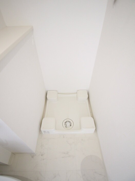 物件内観写真10　(洗濯機置場)