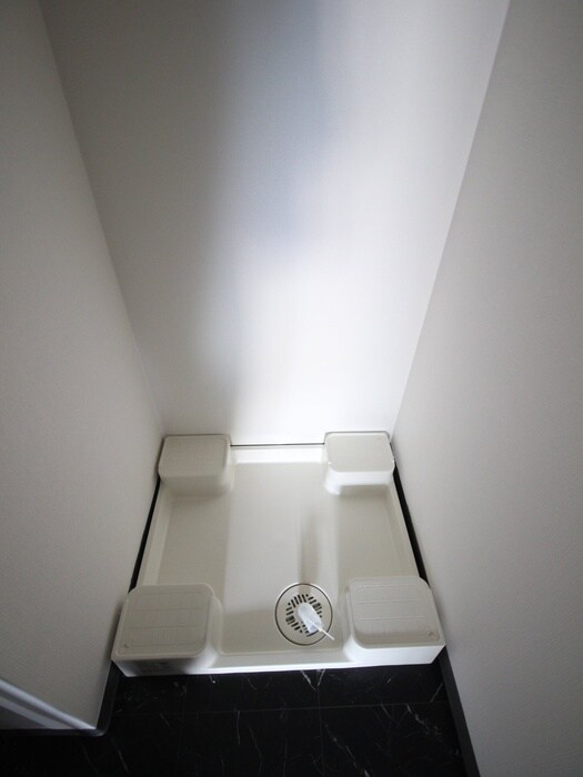 物件内観写真16　(洗濯機置場)