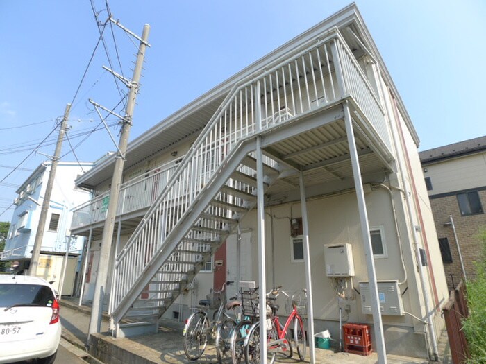 物件外観写真2　(エントランス部分)