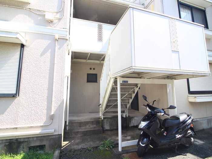 物件外観写真4　(エントランス部分)