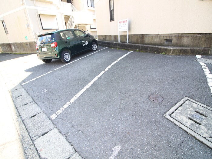 コ－トユ－トピアＢの駐車場