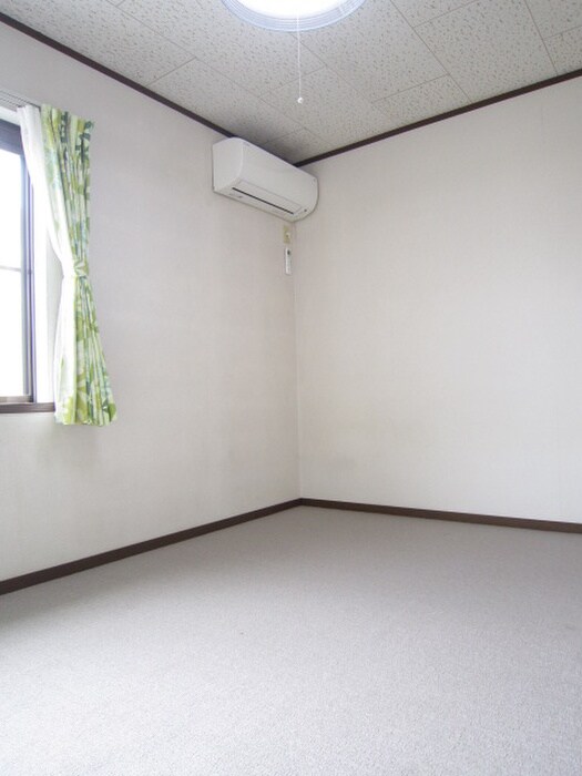 物件内観写真8　(居室)