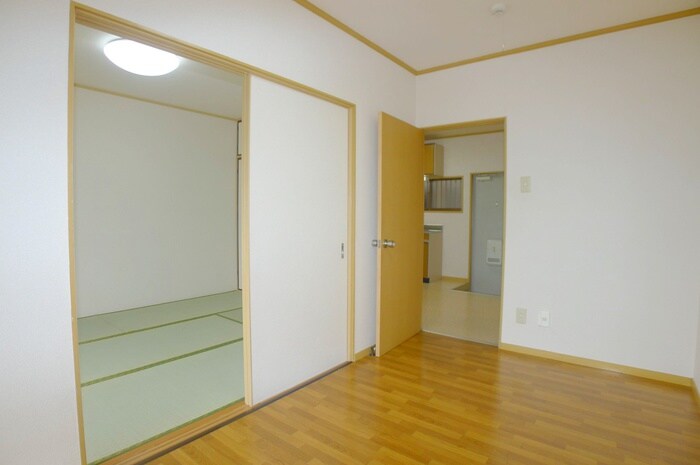 物件内観写真8　(居室)