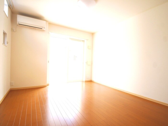 物件内観写真10　(室内からの展望)