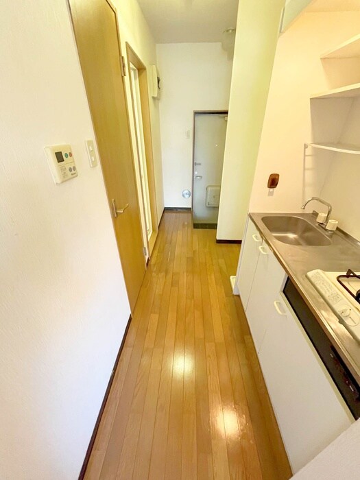 物件内観写真8　(廊下)