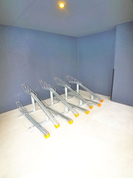 物件外観写真5　(駐輪場)