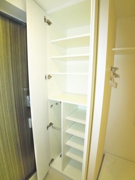 物件内観写真18　(靴箱)