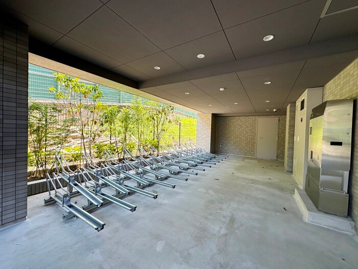 物件外観写真6　(駐輪場)